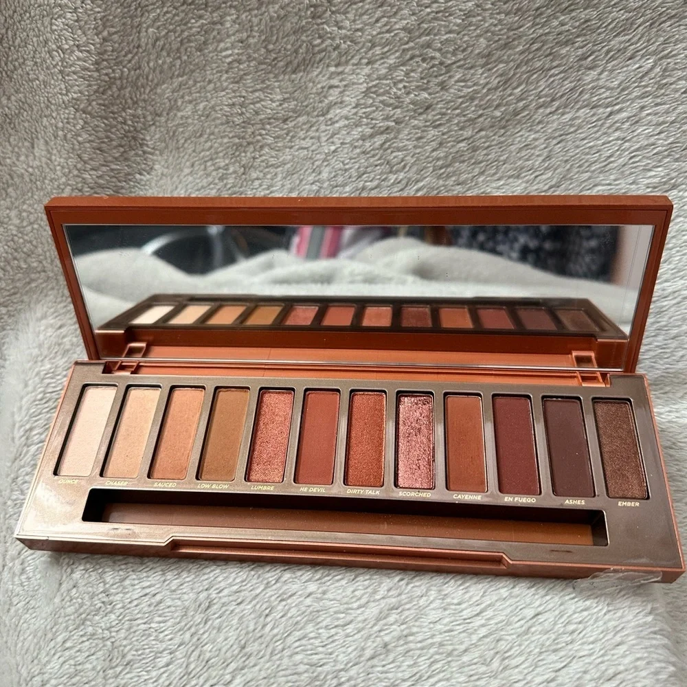 Authentic Urban Decay Naked Heat 12-Shade Eyeshadow Palette - Picture 5 of 16